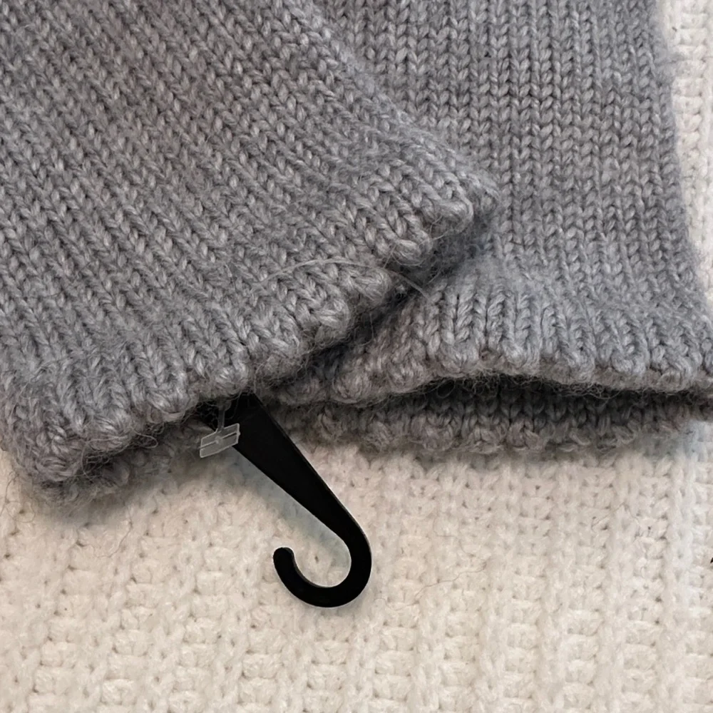Talbots Gray Rhinestone Knit Gloves, Holiday Gift, NWT